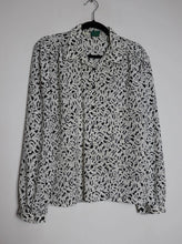 Load image into Gallery viewer, White + Black Patterned Blouse - L
