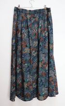 Load image into Gallery viewer, Floral + Paisley Midi-Skirt - L
