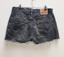 Load image into Gallery viewer, Levi&#39;s Blue Denim Shorts - L
