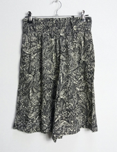 Load image into Gallery viewer, Monochrome Floral Shorts - S
