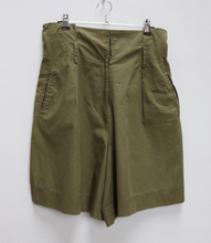 Load image into Gallery viewer, Green Cotton Shorts - M
