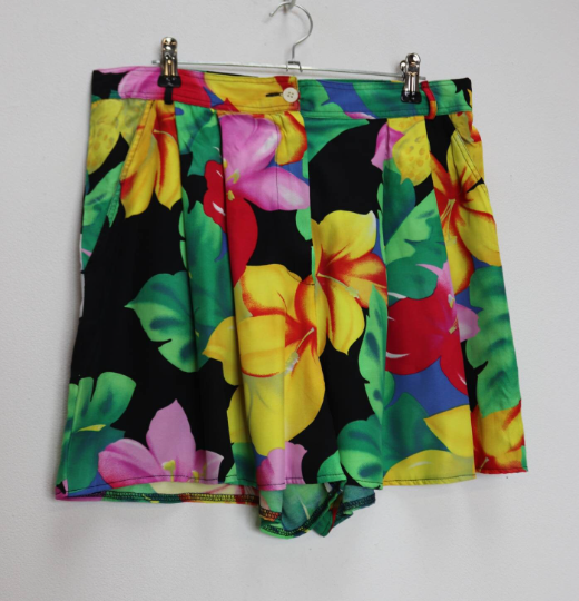 Bright Floral Pattern Shorts - L